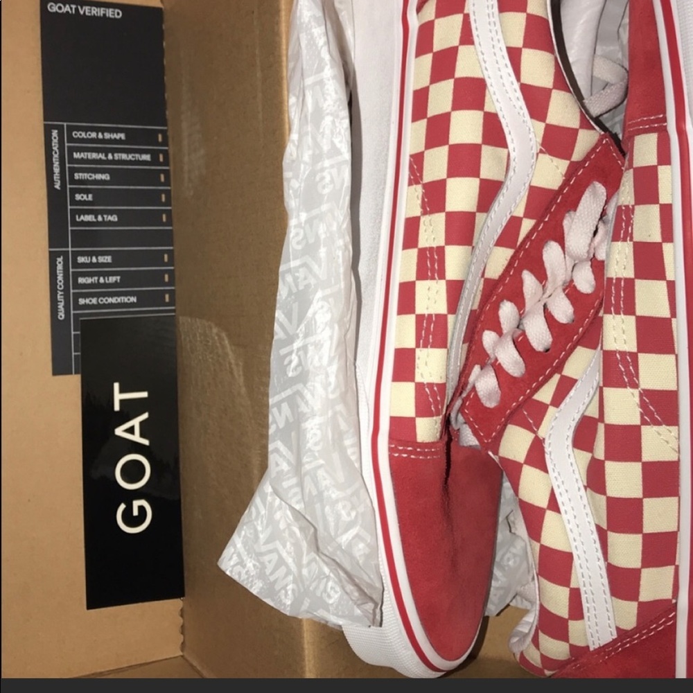 i’m getting rid of brand new “Old School” red and white checkered vans Size 11